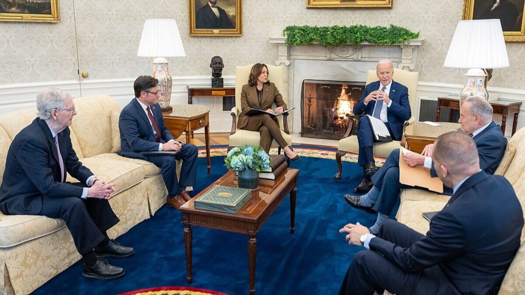 President Joe Biden and Vice President Kamala Harris meet with Leader Chuck Schumer Leader Mitch McConnell Speaker Mike Johnson and Leader Hakeem Jeffries in the Oval Office 1200x675 N3TJ74
