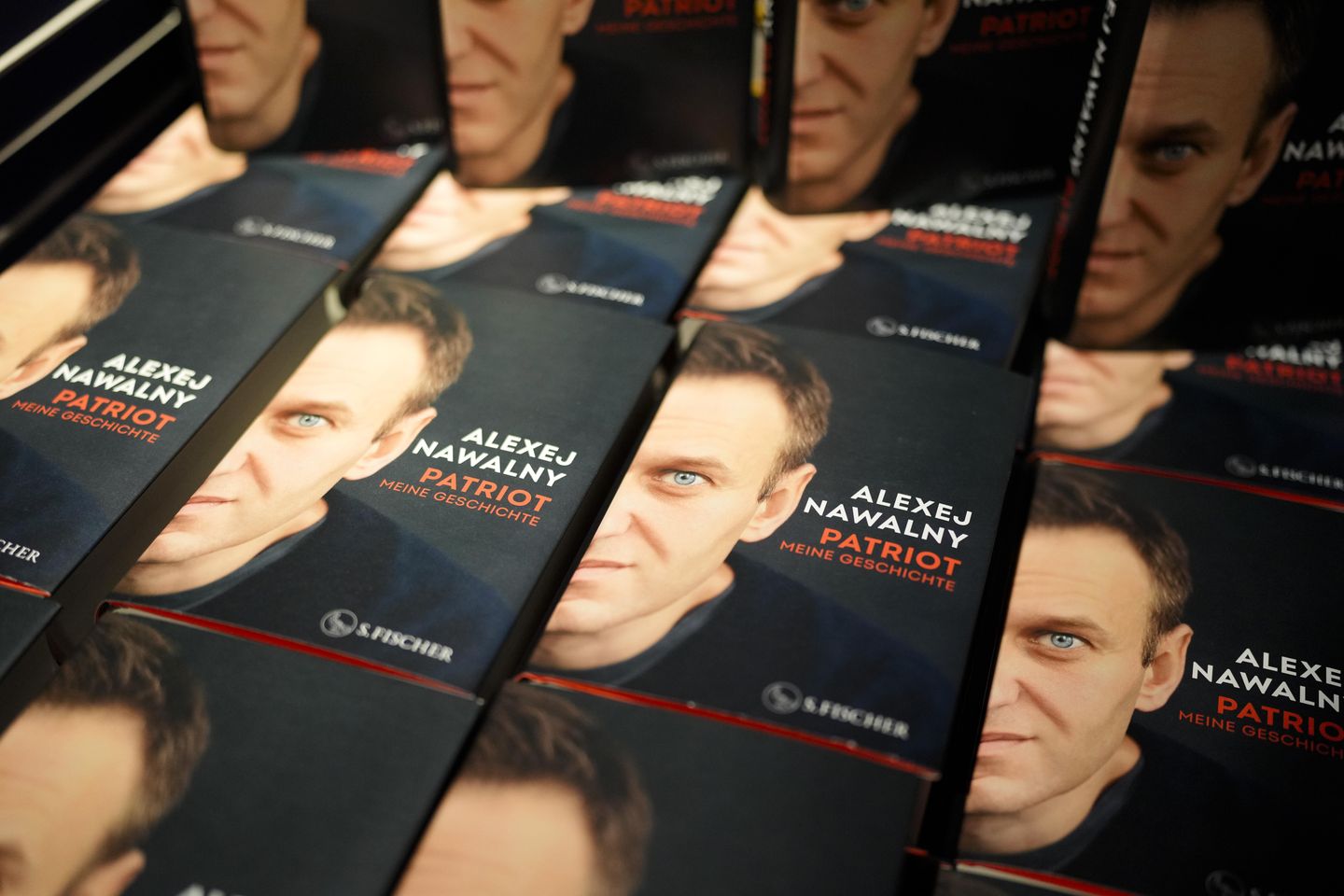 Germany Navalny Book 10019 s1440x960 dTBGrl